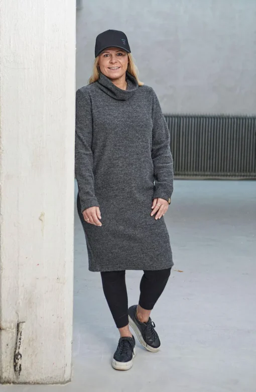 GY GISSLARP DRESS, 60% FILTAD ULL, 40% LYOCELL — GREY