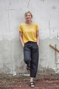 GY LEILA T-SHIRT — GOLDEN ROD