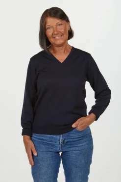 MERINO V-NECK FEMALE, 100% EXTRA FINE MERINOULL — BLACK